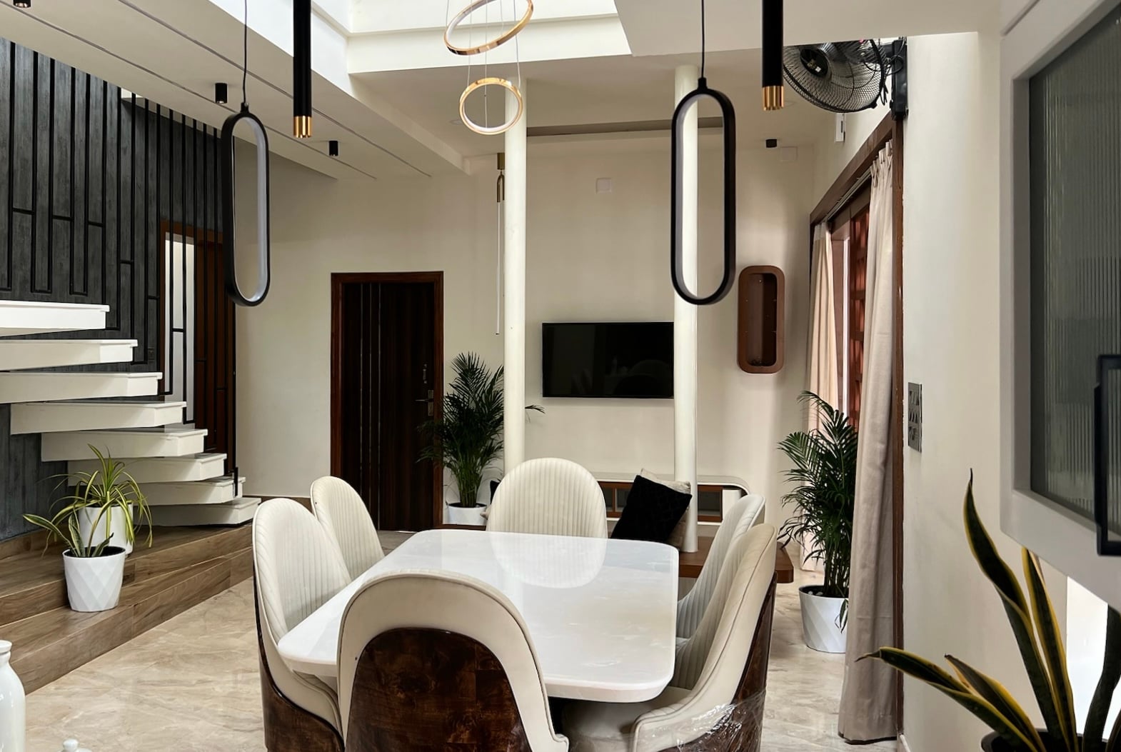 Linear House - Block 11